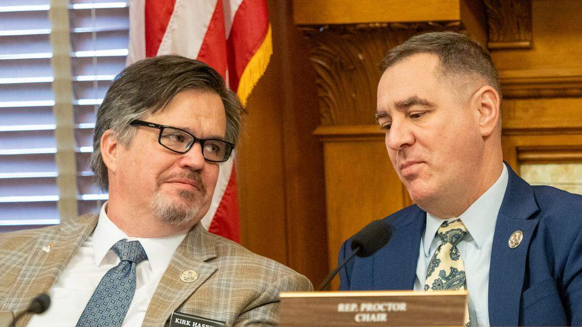 Kansas Legislators Reshape Voting with New Election Bills