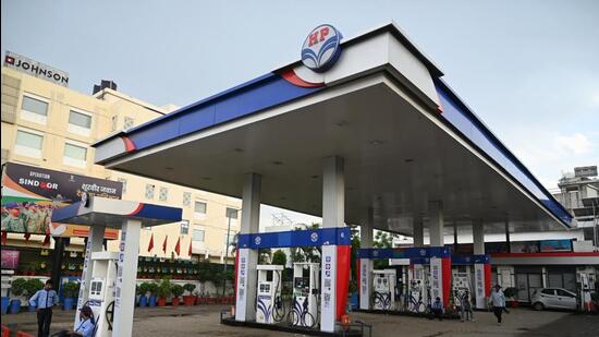 Transporters alarmed over fuel rationing by pumps