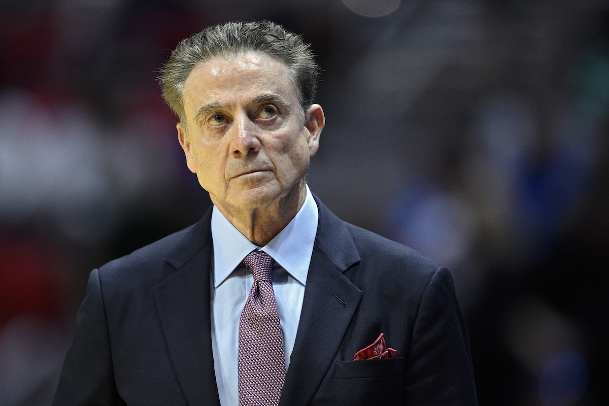 Rick Pitino calls out postgame setup after St. John