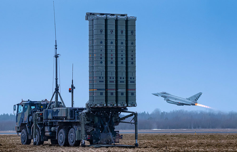 ロシアに接する2国でドローンが墜落! 発電所の煙突を破壊した機体のまさかの正体とは
