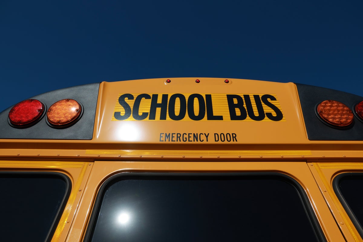 Two students killed after Tennessee school bus crashes on field trip