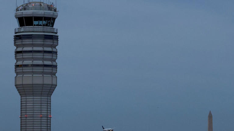 FAA halts flights to Reagan, Dulles and BWI after key radar facility ...