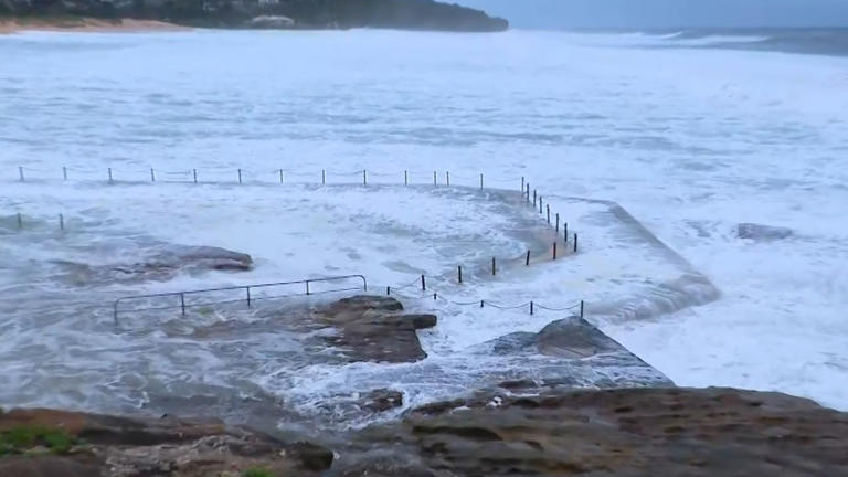 Hazardous surf warning in place as NSW coast hit with 11-metre swell