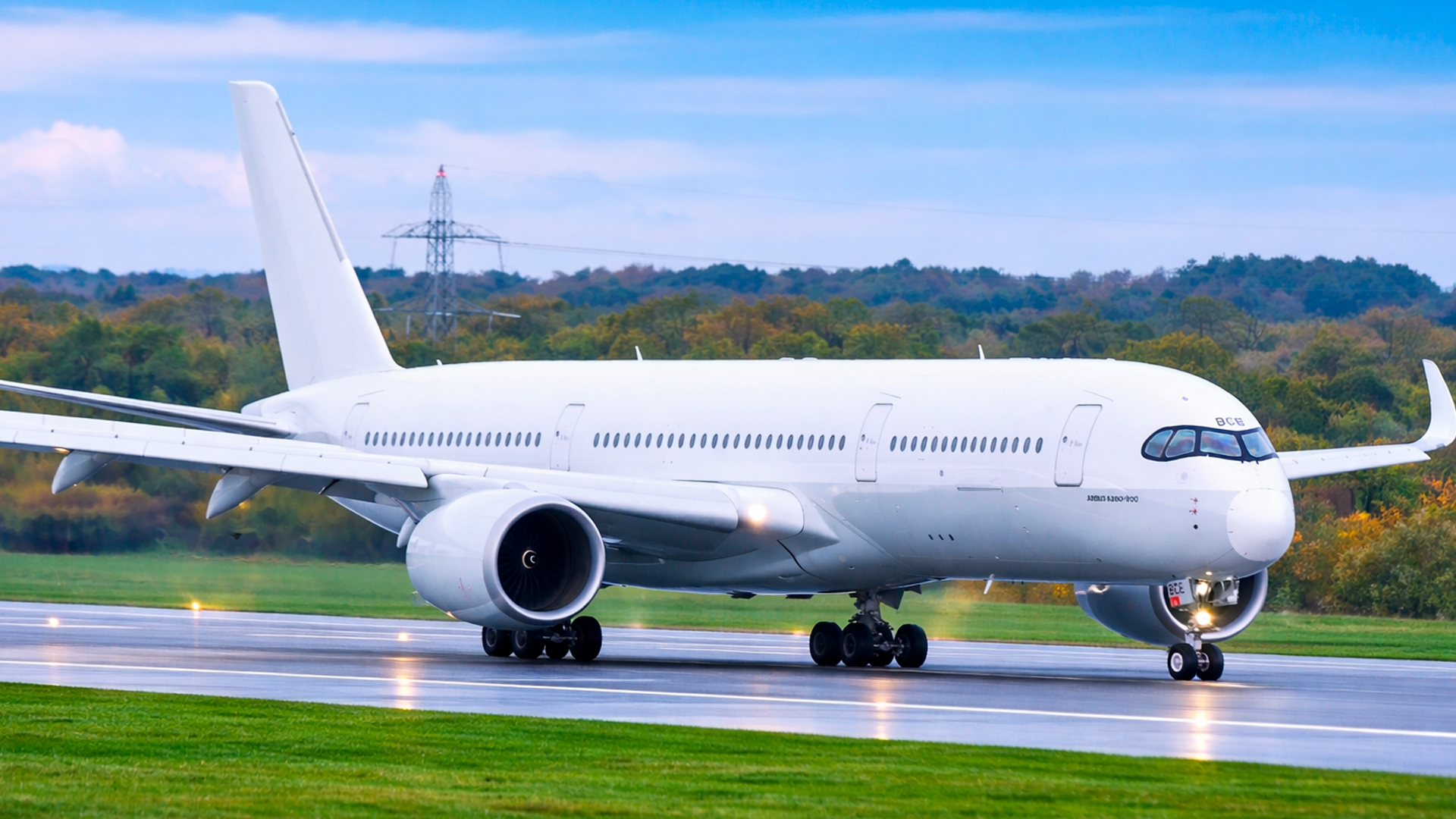 Rare A350 paint scheme seen on first arrival