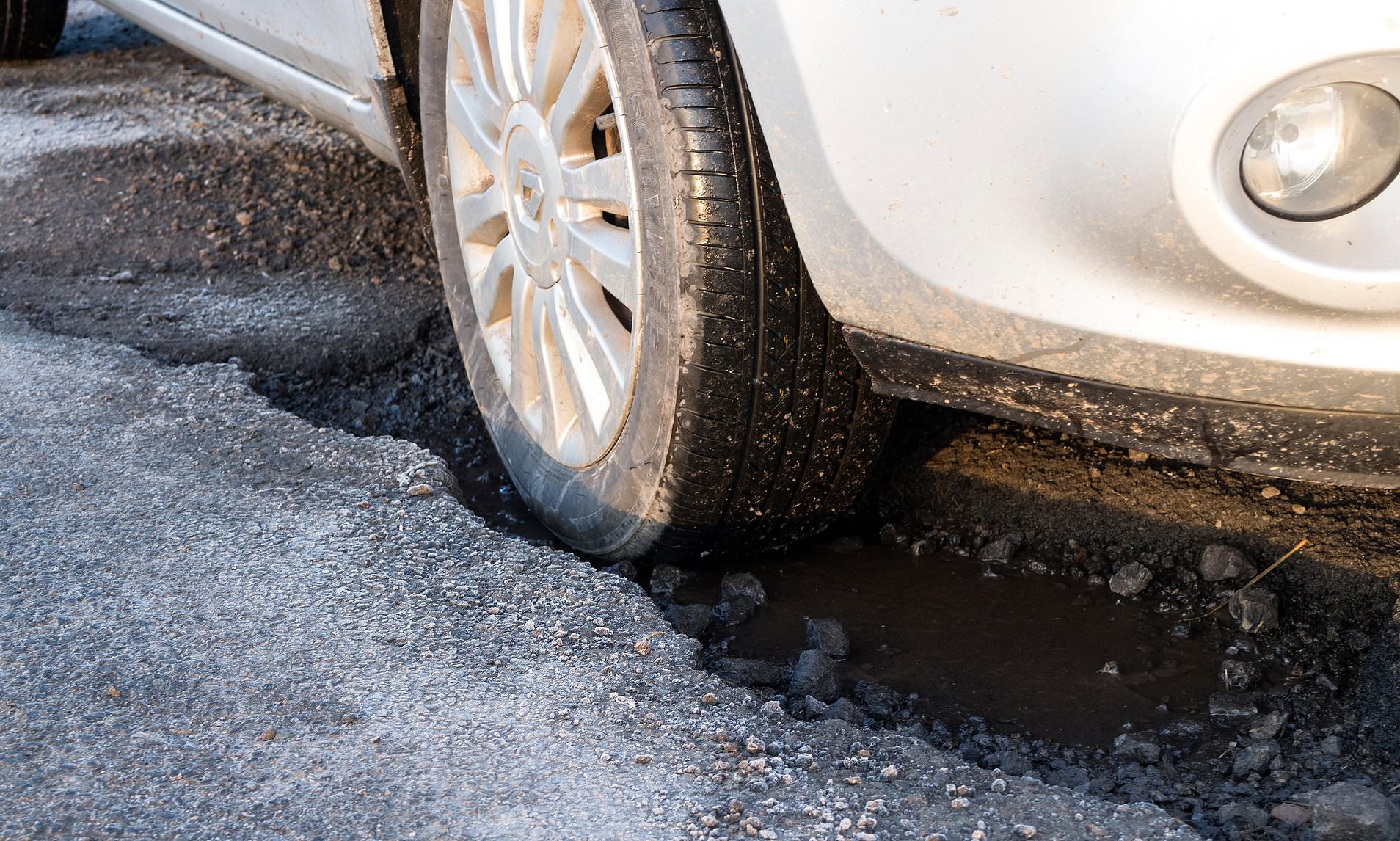 Pothole payouts set to hit record levels, say insurers