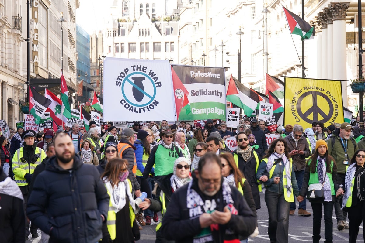 Thousands of protesters descend on London for anti-far-right march