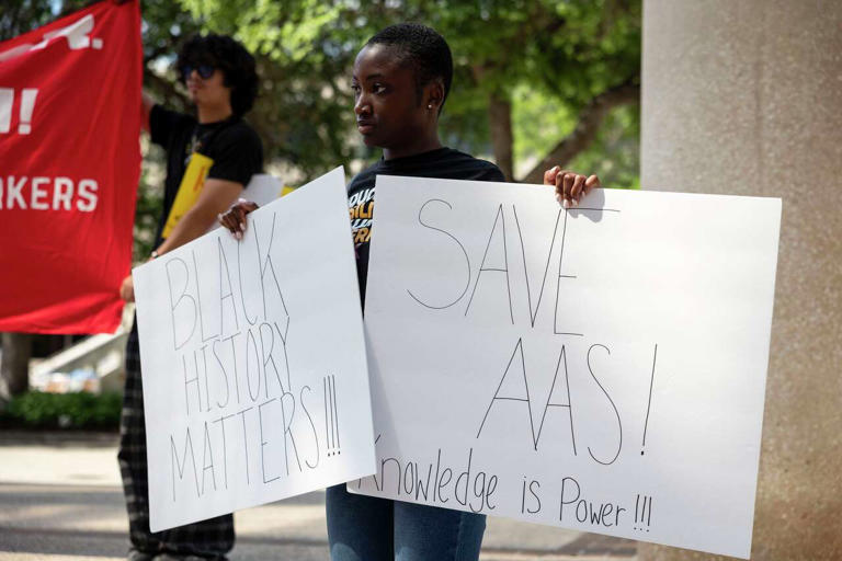 UTSA students protest consolidation of race and gender programs