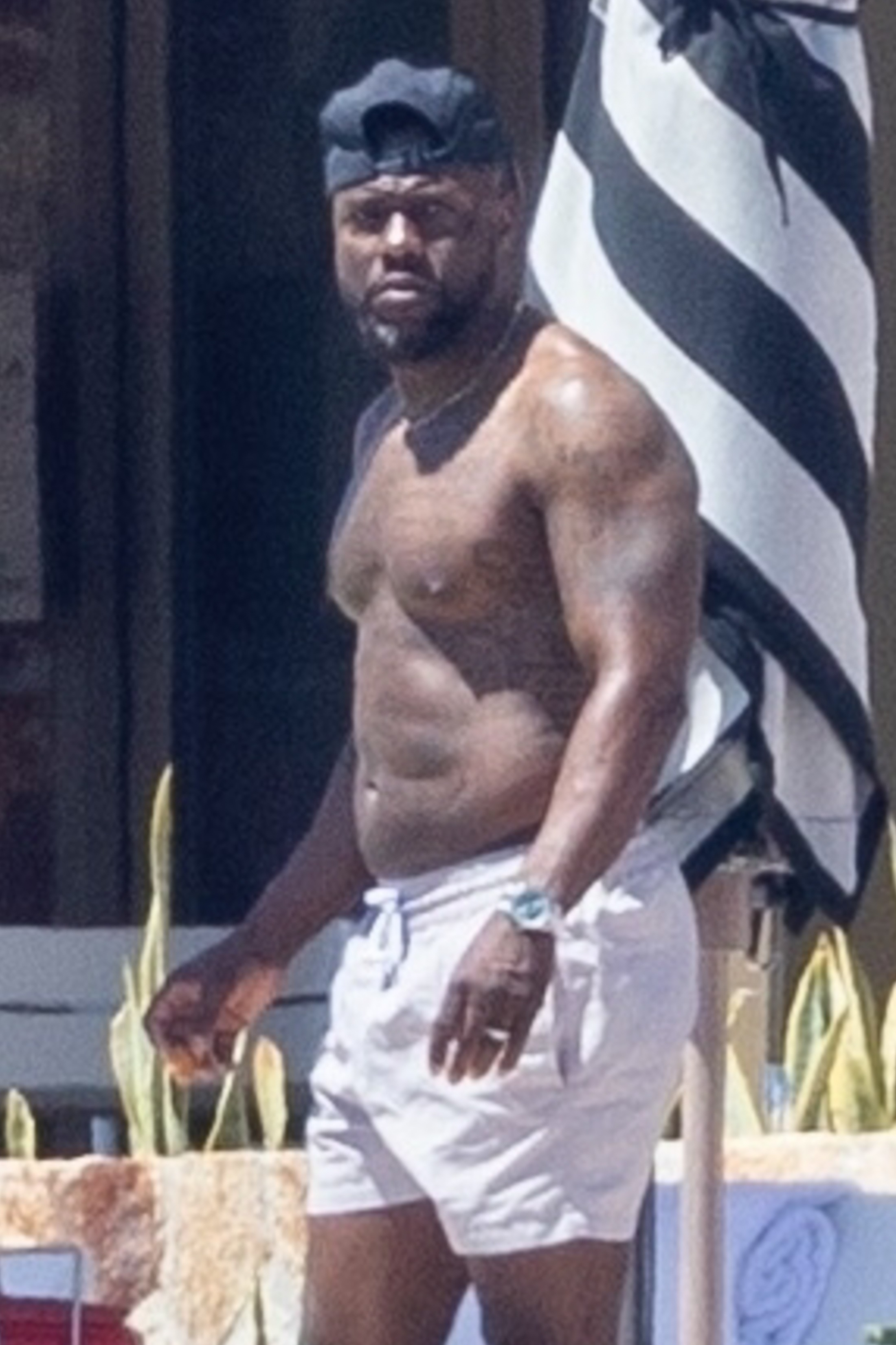<p>Comedian <a href="https://www.wonderwall.com/celebrity/profiles/overview/kevin-hart-1574.article">Kevin Hart</a> relaxed while vacationing in Cabo San Lucas, Mexico, on April 7.</p>