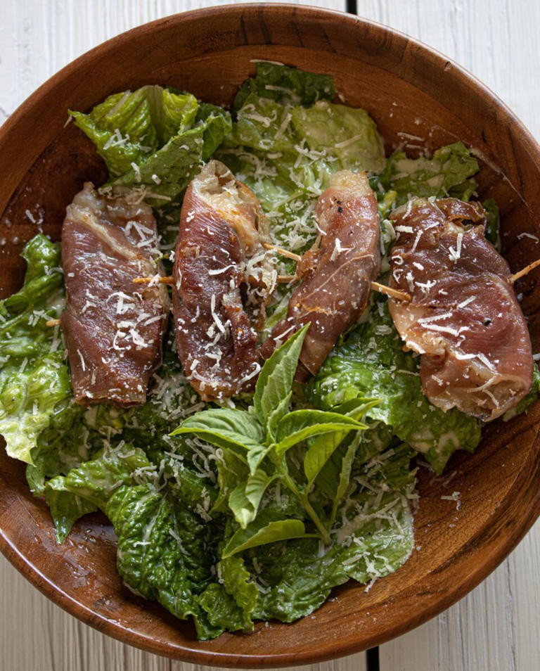 Caesar’s Salad With Shrimp Saltimbocca