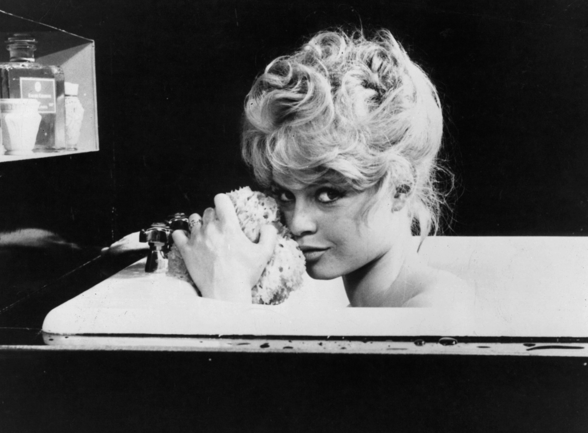 <p>Brigitte Bardot strikes a provocative bathtub pose in a scene from the French film 'La Parisienne.'</p><p>You may also like:<a href="https://www.starsinsider.com/n/350390?utm_source=msn.com&utm_medium=display&utm_campaign=referral_description&utm_content=546036en-en"> Stars who sued for defamation </a></p>