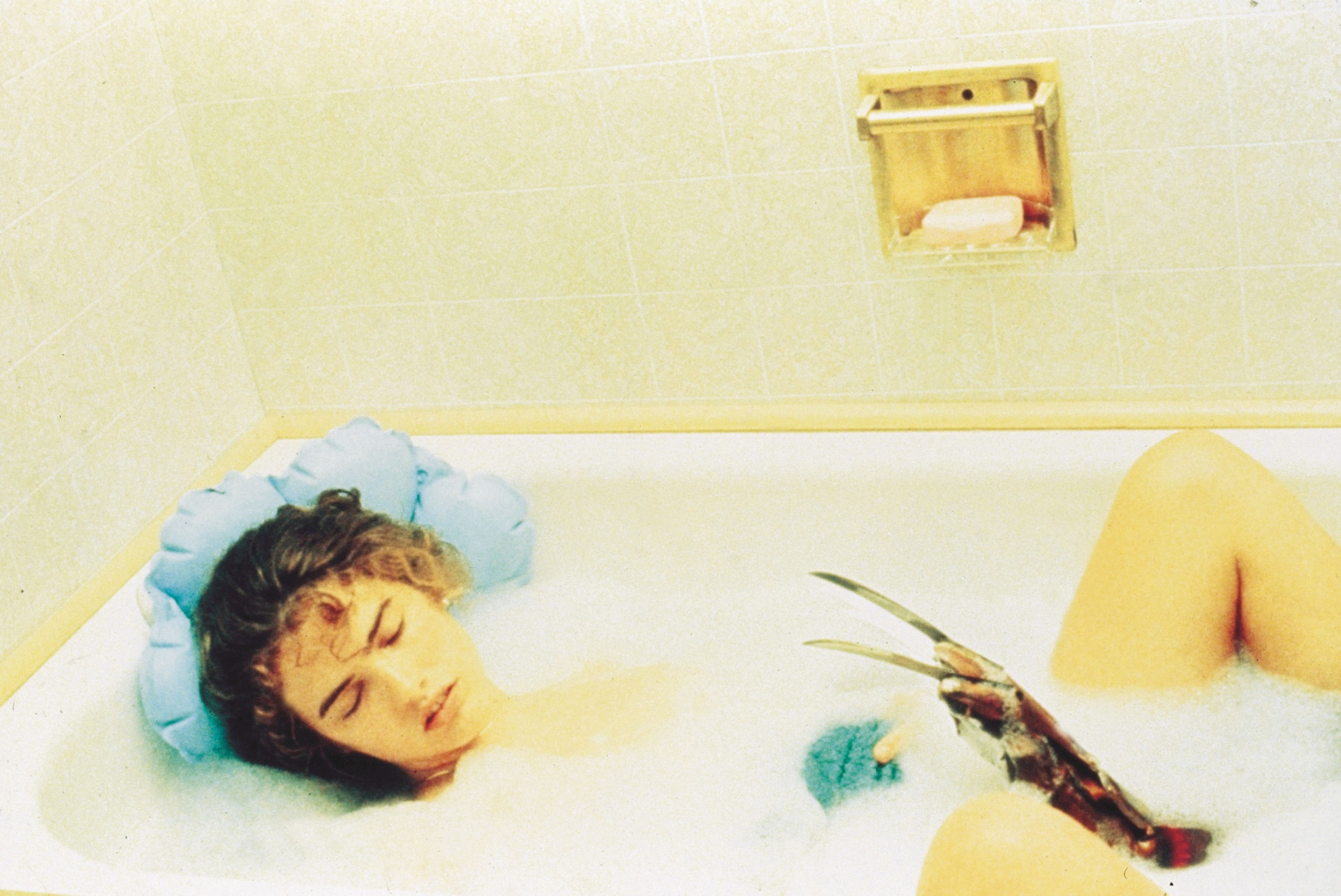 <p>In one oof cinema's scariest bathtub scenes, Nancy (Heather Langenkamp) is slumbering during a long, hot soak, when the terrifying gloved hand we all know and fear rises out the bubbles in an attempt to grab her.</p><p>You may also like:<a href="https://www.starsinsider.com/n/220053?utm_source=msn.com&utm_medium=display&utm_campaign=referral_description&utm_content=546036en-en"> Unprofessional stars involved in spats at work</a></p>