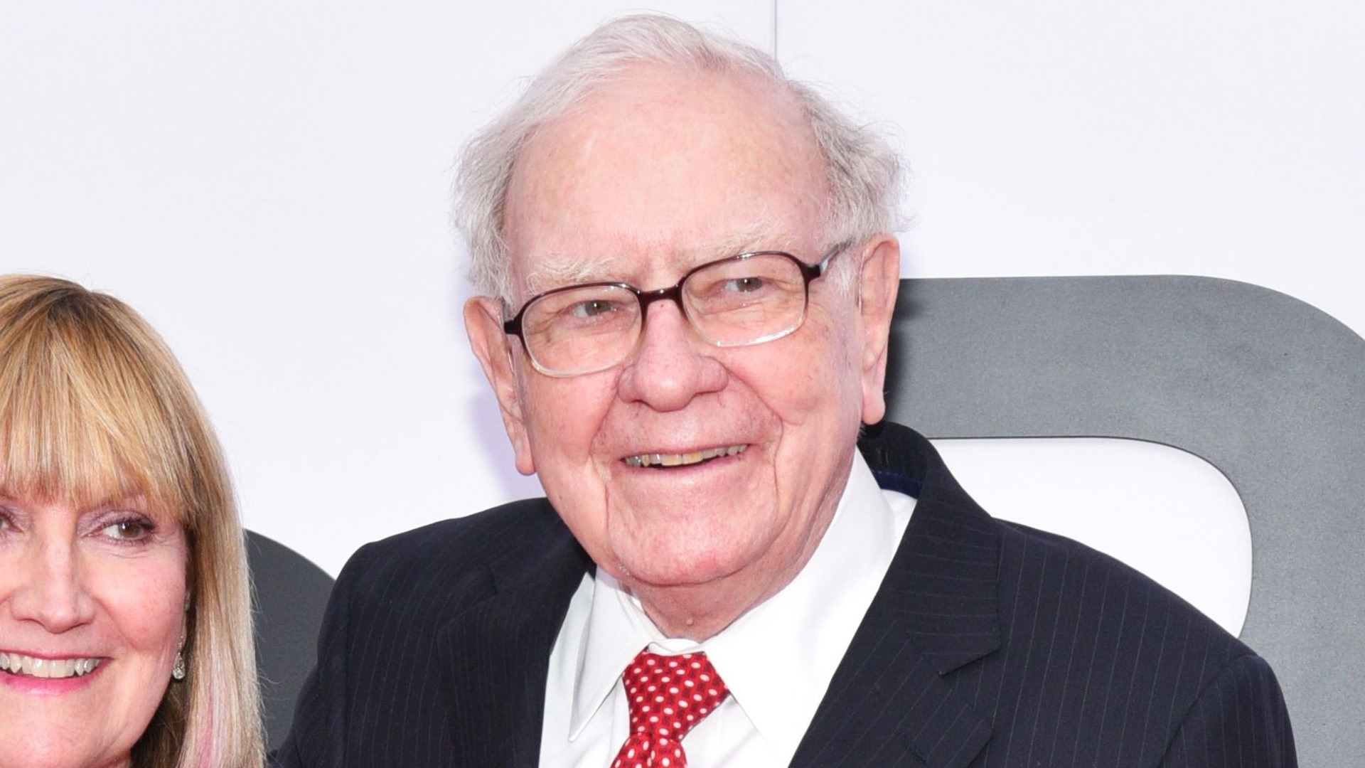 Warren Buffett’s Top 5 Investment Tips For 2024