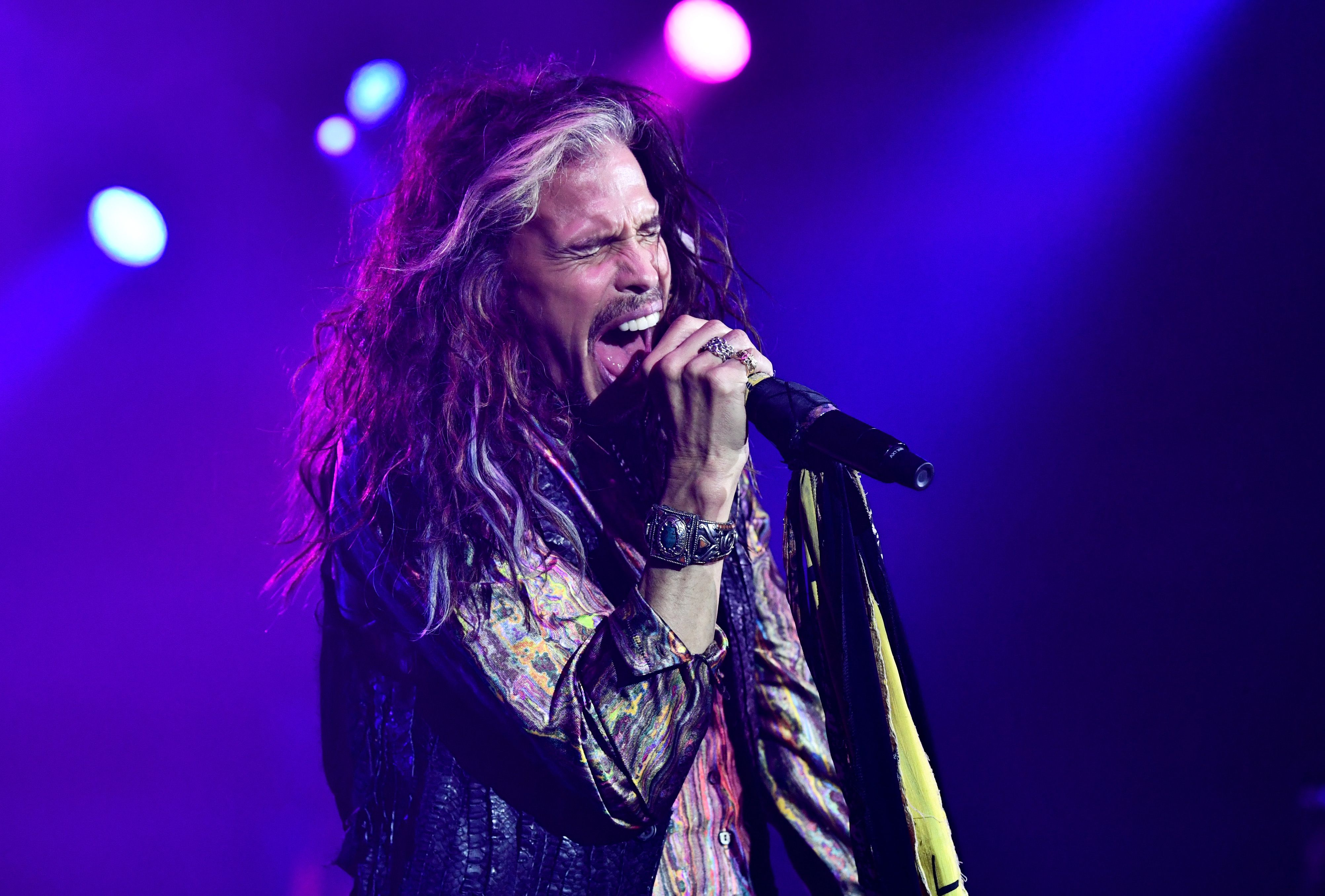 PHOENIX, AZ - MARCH 10: Steven Tyler performs onstage at Celebrity Fight Night XXIV on March 10, 2018 in Phoenix, Arizona. (Photo by Emma McIntyre/Getty Images for Celebrity Fight Night)