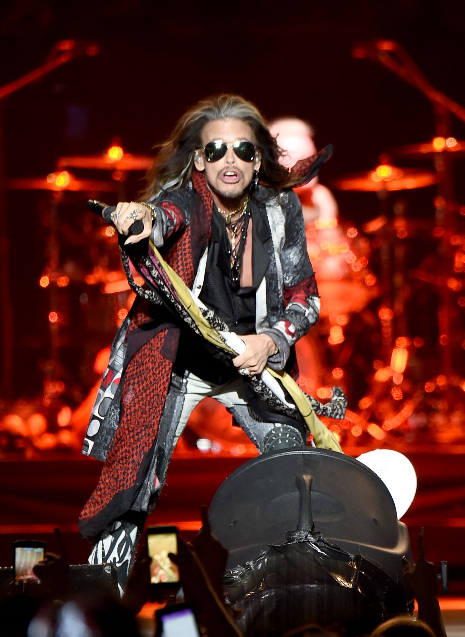 PHOENIX, AZ - APRIL 02: Steven Tyler of Aerosmith performs at the Capital One JamFest during the NCAA March Madness Music Festival 2017 on April 2, 2017 in Phoenix, Arizona. (Photo by Michael Loccisano/Getty Images for Turner Sports)