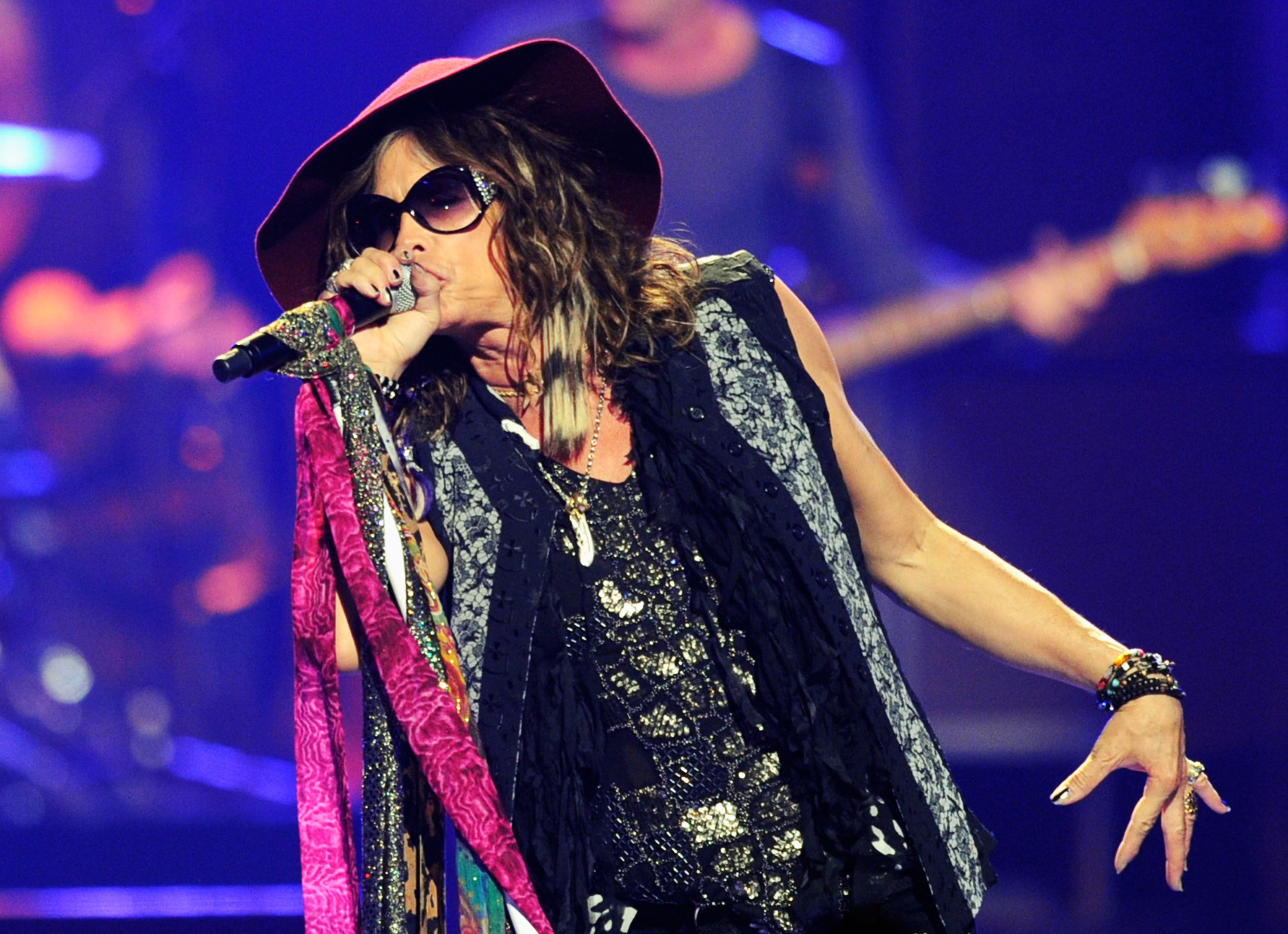 LAS VEGAS, NV - SEPTEMBER 24: Singer Steven Tyler performs onstage at the iHeartRadio Music Festival held at the MGM Grand Garden Arena on September 24, 2011 in Las Vegas, Nevada. (Photo by Ethan Miller/Getty Images for Clear Channel)