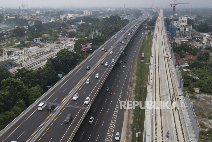 Jasamarga Perbaiki Empat Titik Jalan Tol Jakarta-Cikampek Ini Hingga Selasa