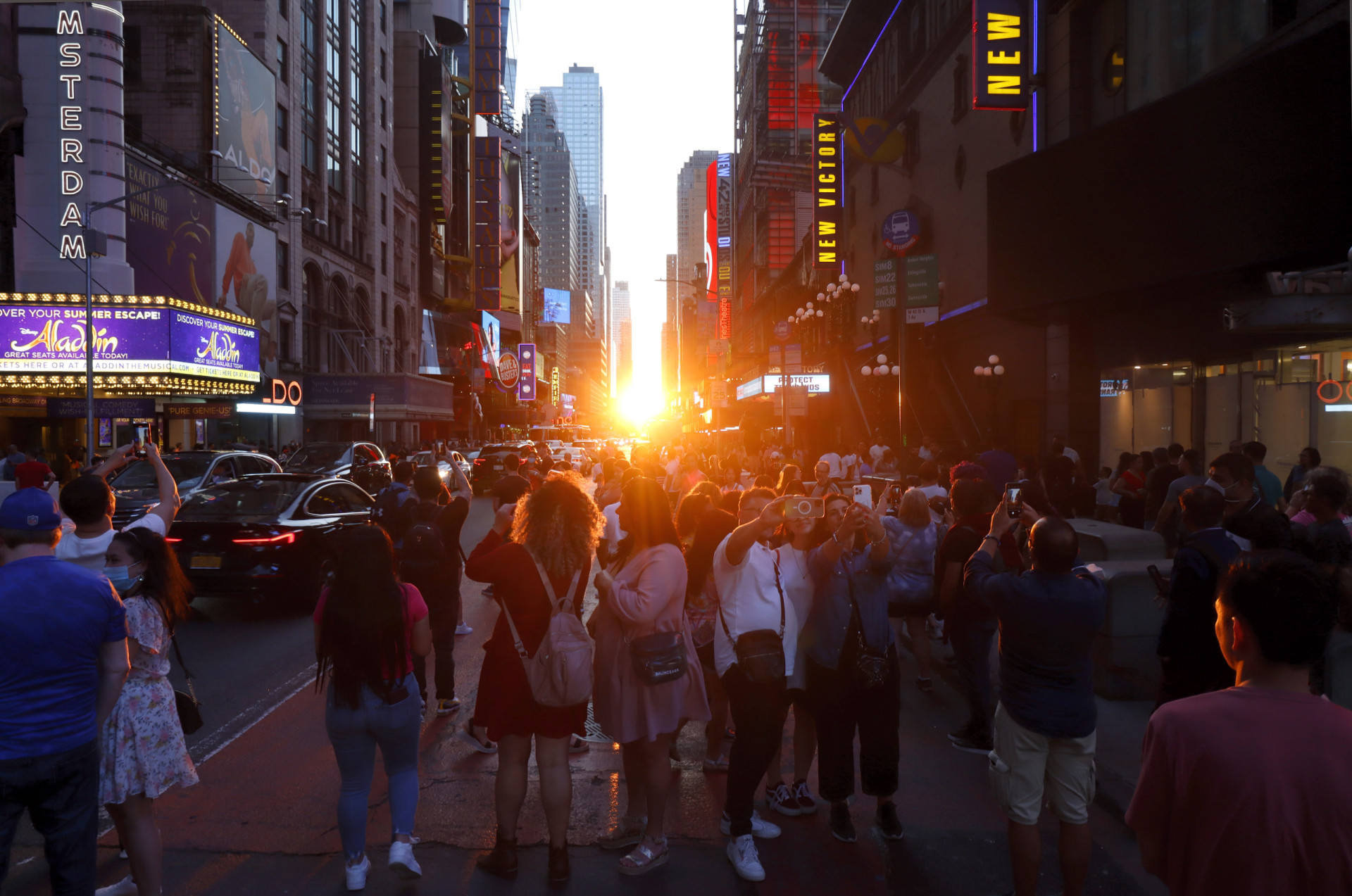 Manhattanhenge: What It Is, And Where To See It