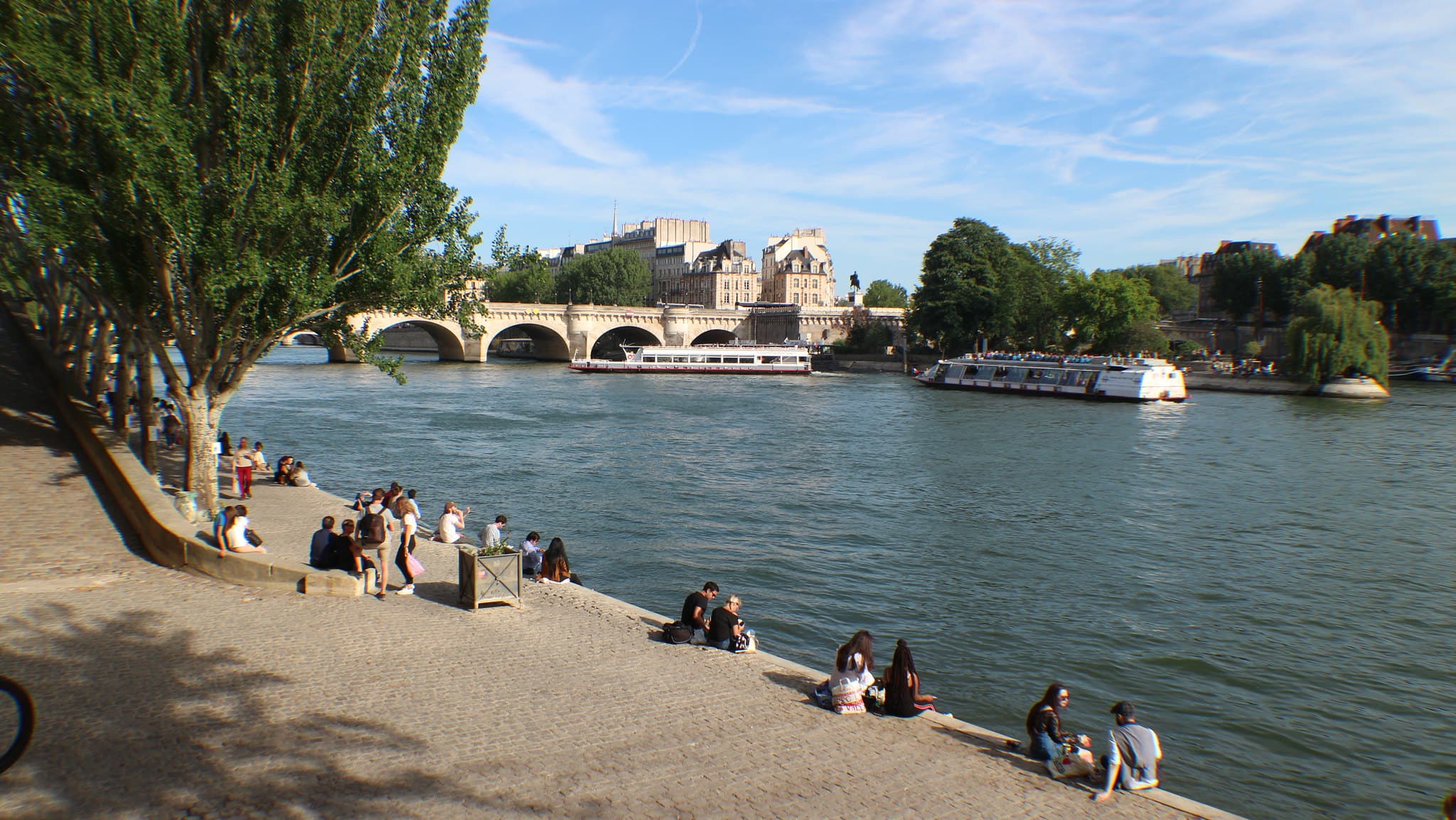 paris: la baignade dans la seine en bonne voie selon les premiers résultats de la qualité de l'eau