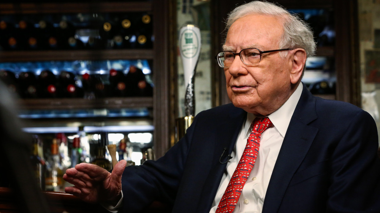 buffett explains berkshire's reduced stake in apple at annual company meeting