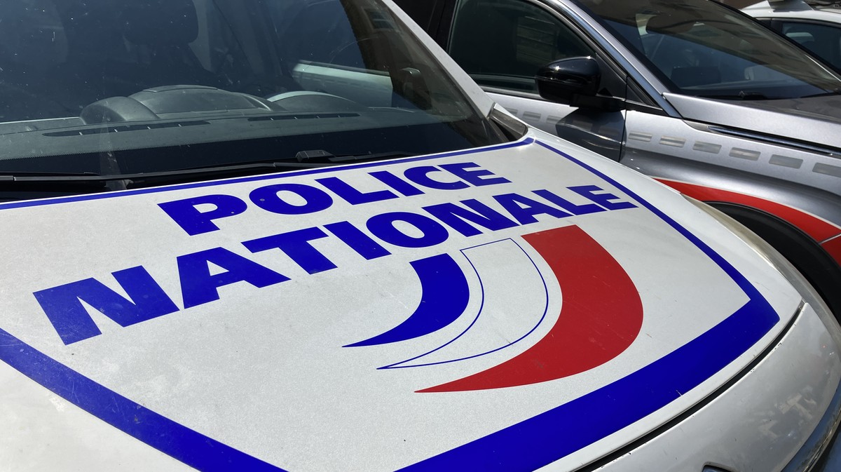 alès il essaie de s'immoler ce dimanche matin devant le commissariat