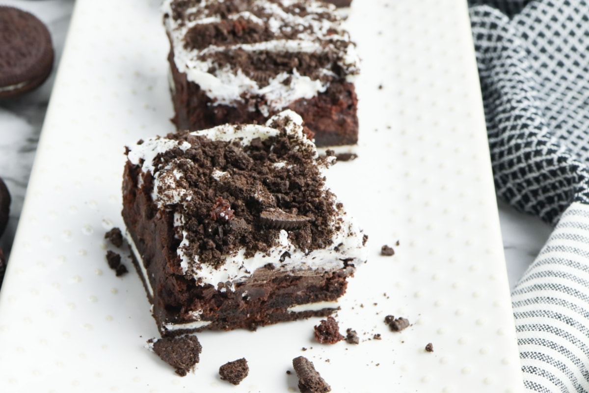 Chocolate Chip Oreo Brownie Bars