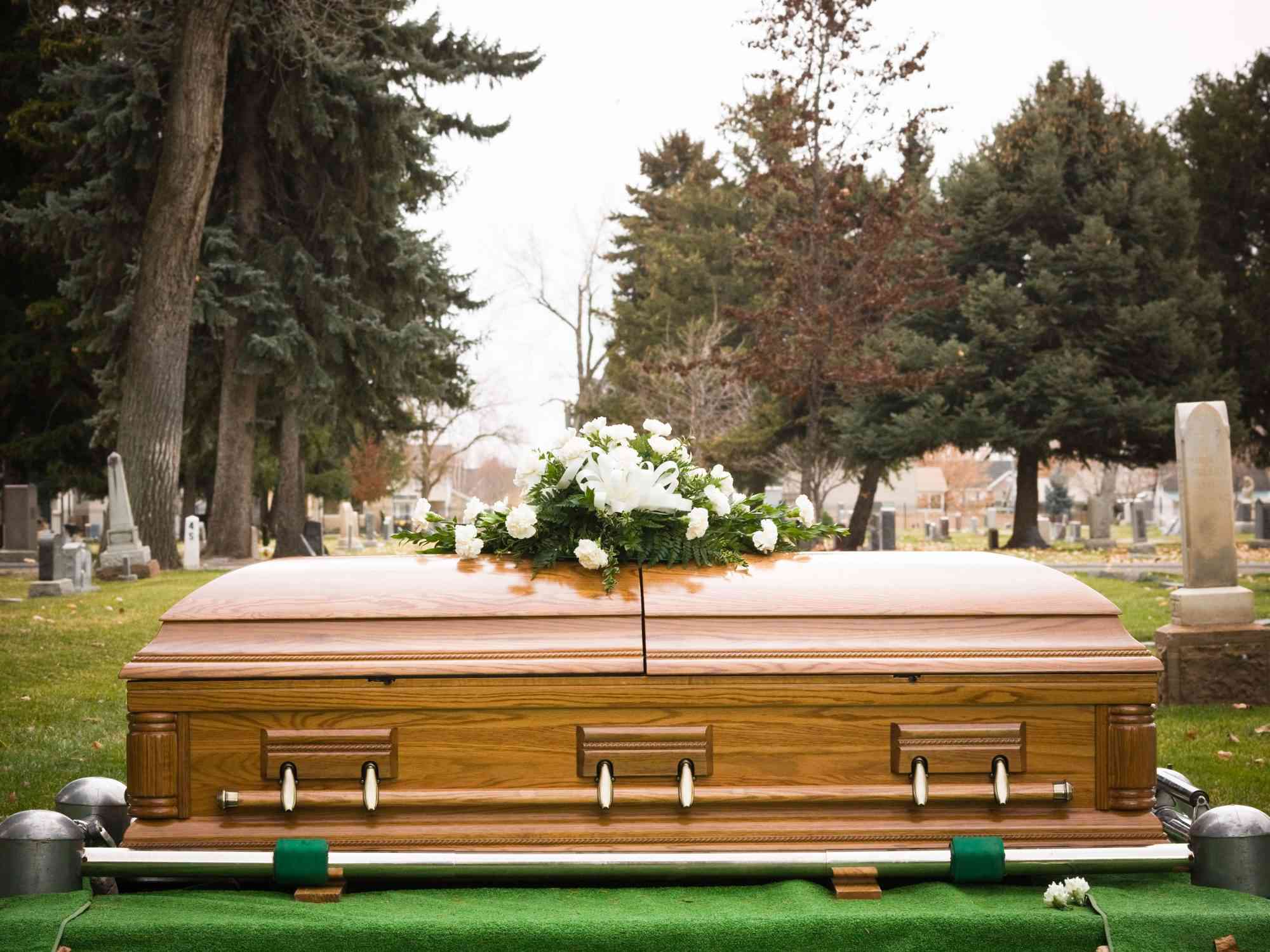 Funeral Etiquette And Tips You Need To Know