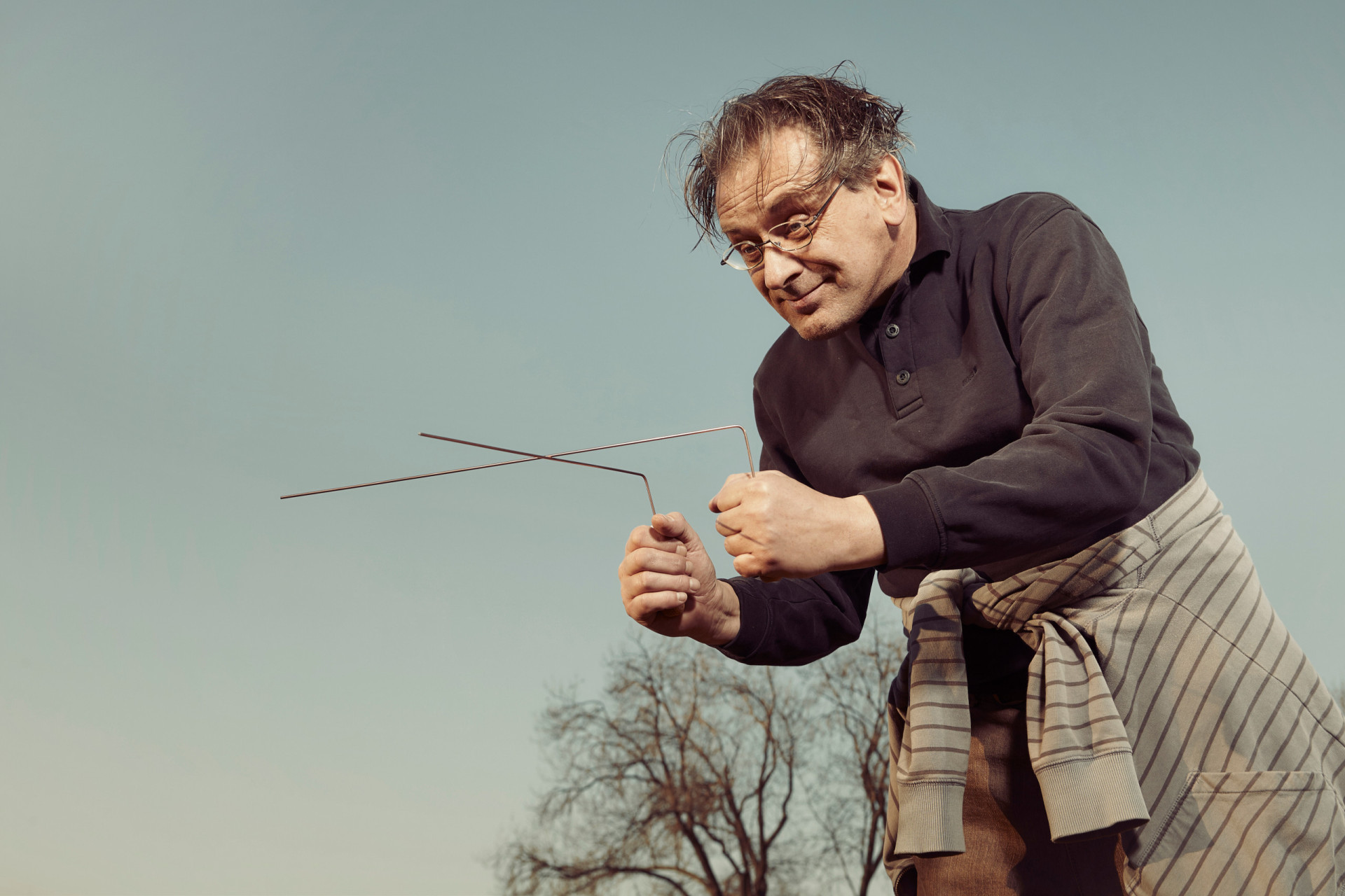 The Bizarre History Of Water Dowsing   AA1aZ2lW.img