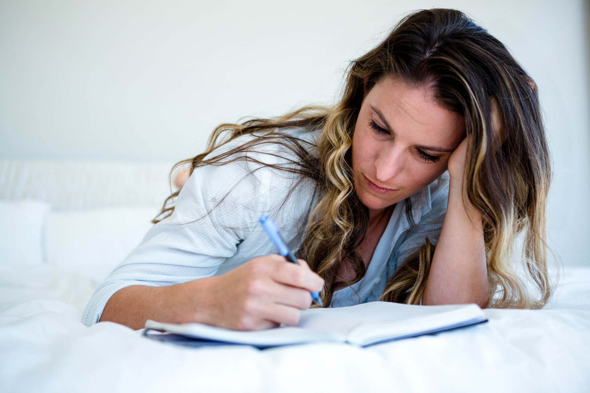 Actual issues. Bed writing. Нервное письмо