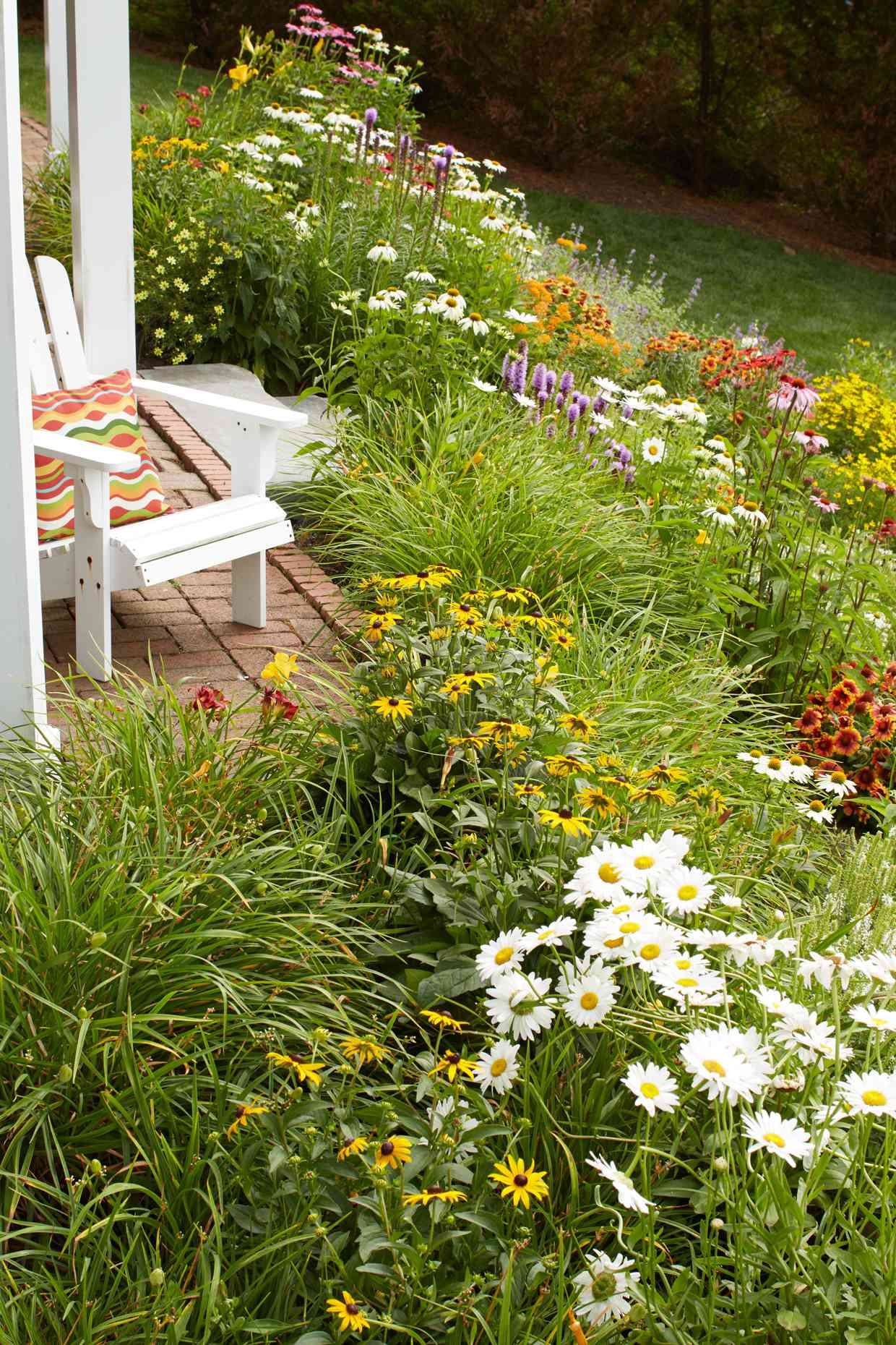 design-a-low-maintenance-small-garden-with-these-11-ideas