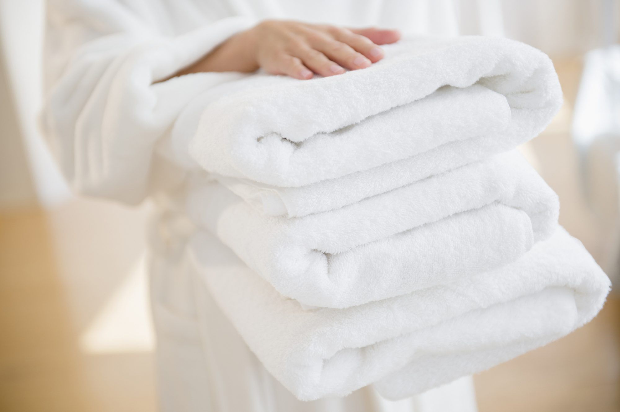 The Difference Between A Bath Sheet And A Bath Towel, According To An Expert