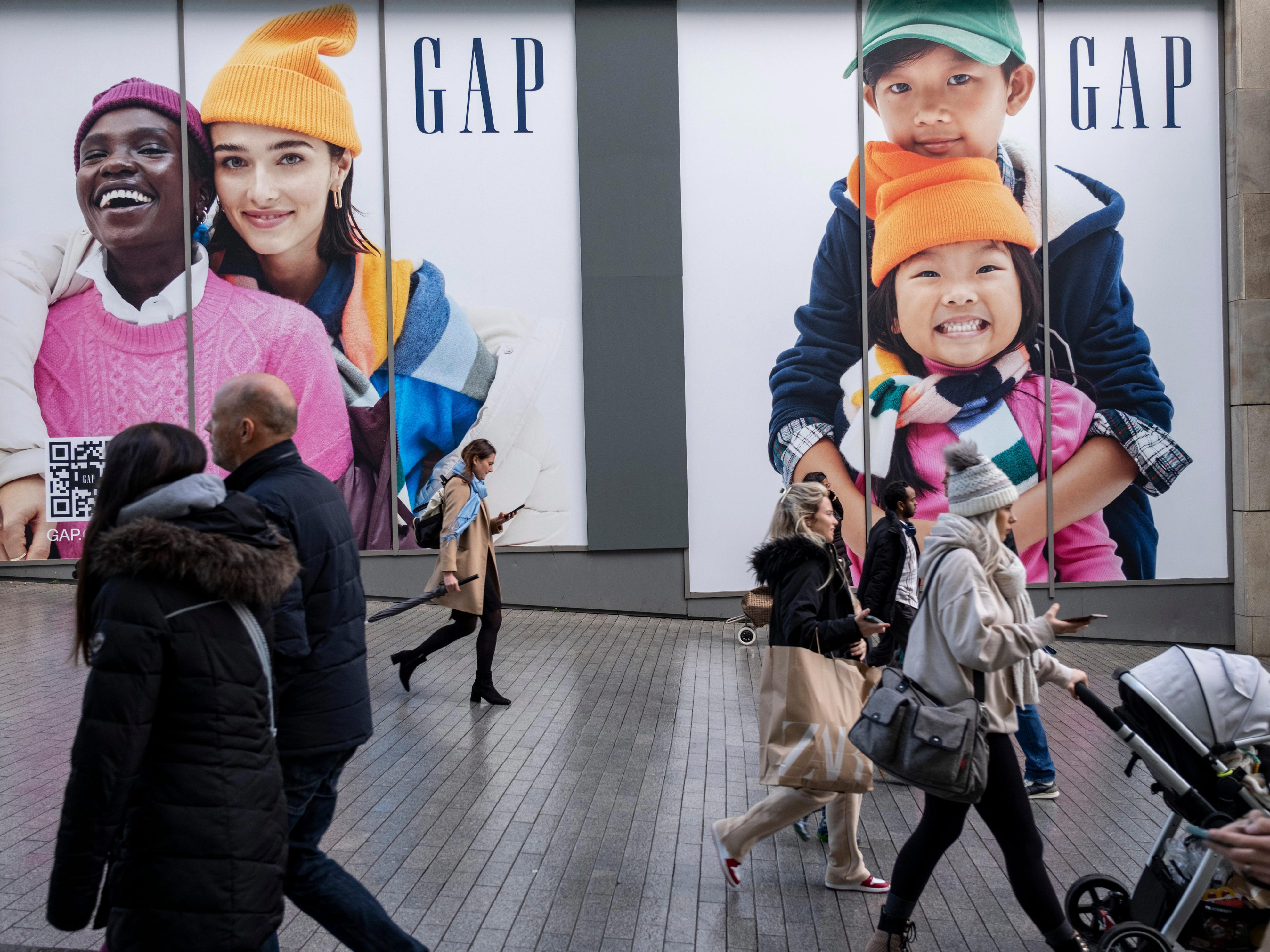 <p>Clothing retailer Gap is cutting hundreds of jobs in an attempt to become more "nimble and less bureaucratic," The Wall Street Journal <a href="https://www.wsj.com/articles/gap-plans-to-lay-off-hundreds-of-corporate-workers-in-new-round-of-cuts-6d22ce7" rel="noopener">reported</a> Tuesday, citing people familiar with the situation. </p><p>"Our goal is to flatten the organization, increase spans of control to create more robust roles and individual empowerment, and decrease layers to remove bottlenecks and make better, faster decisions," the company's chairman and interim CEO Bob Martin said in a memo to employees last week, <a href="https://www.wsj.com/articles/gap-plans-to-lay-off-hundreds-of-corporate-workers-in-new-round-of-cuts-6d22ce7" rel="noopener">according</a> to the Journal. </p><p>The current round of cuts is expected to be larger than the 500 jobs Gap slashed from its corporate ranks last September, per the Journal.  </p>