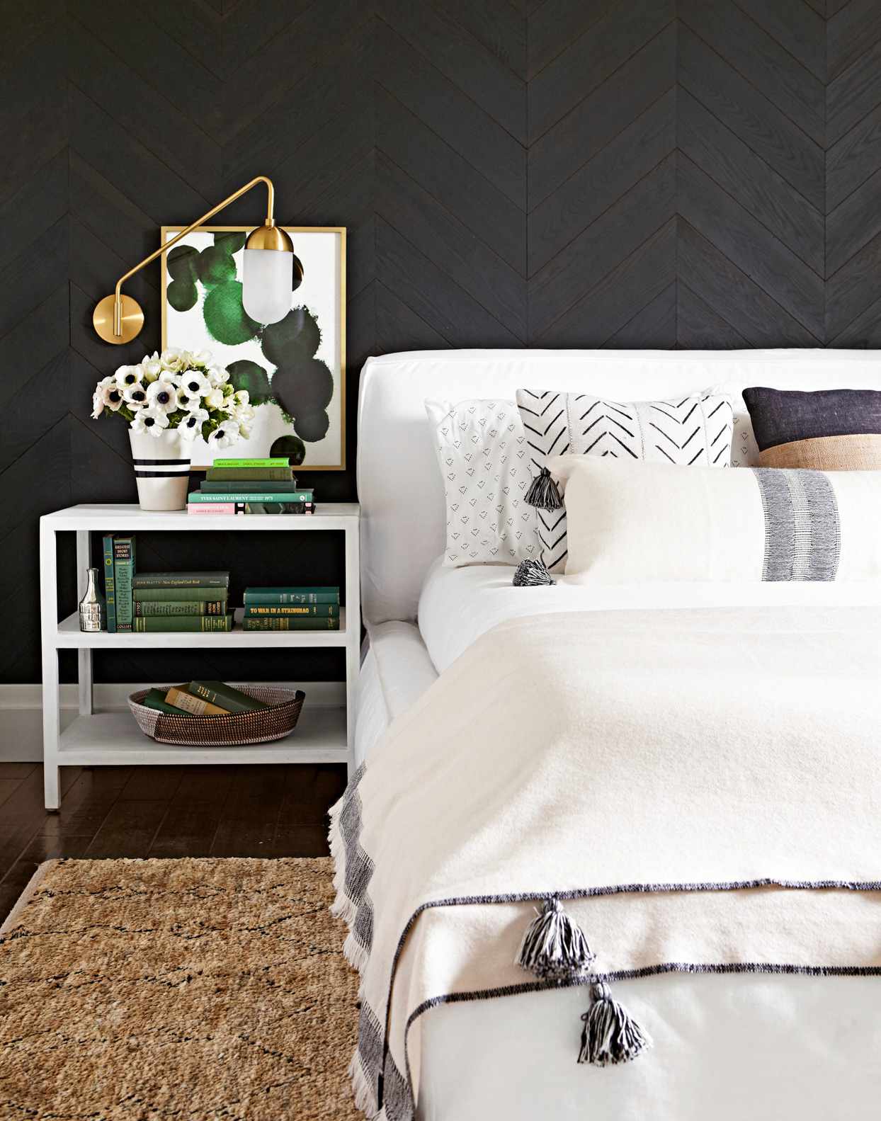 great decor for modern bedroom in sacramento        
        <figure class=