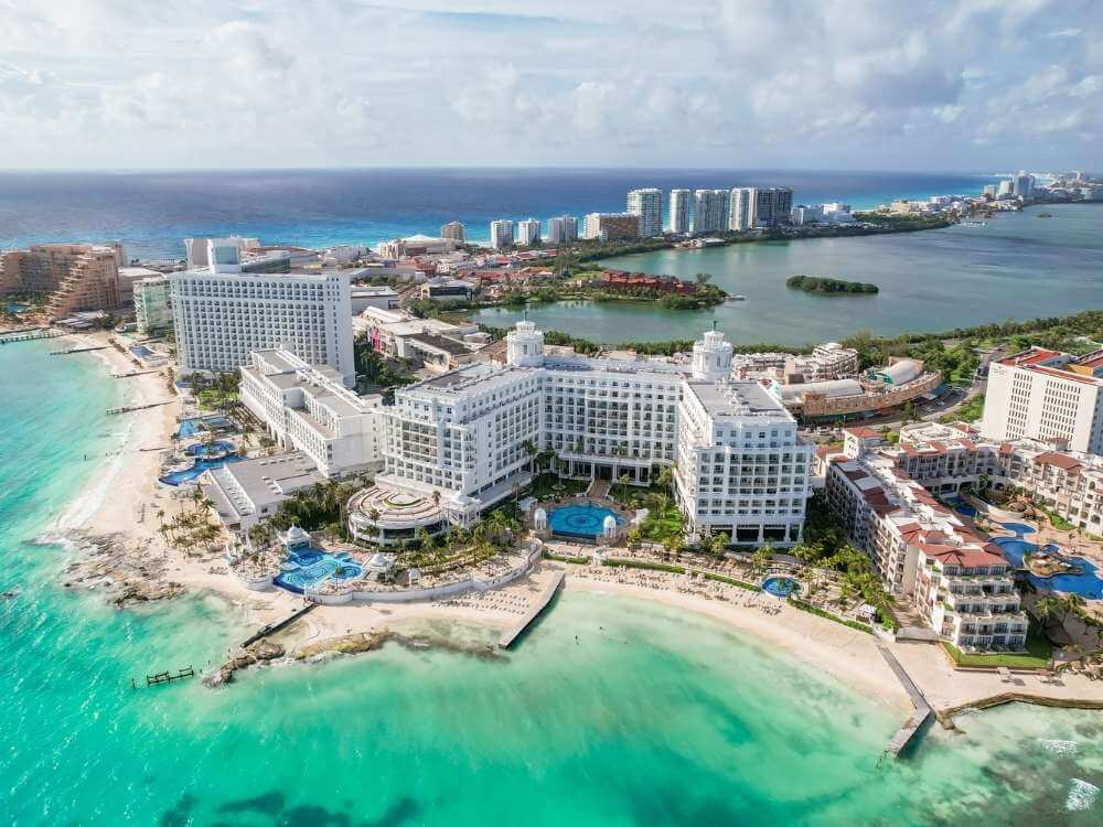 The Best Month To Go To Cancun Mexico In 2024   AA1atM8i.img