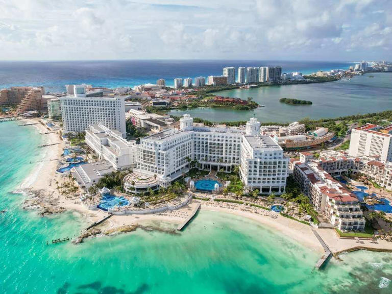 The Best Month to Go to Cancun Mexico in 2024