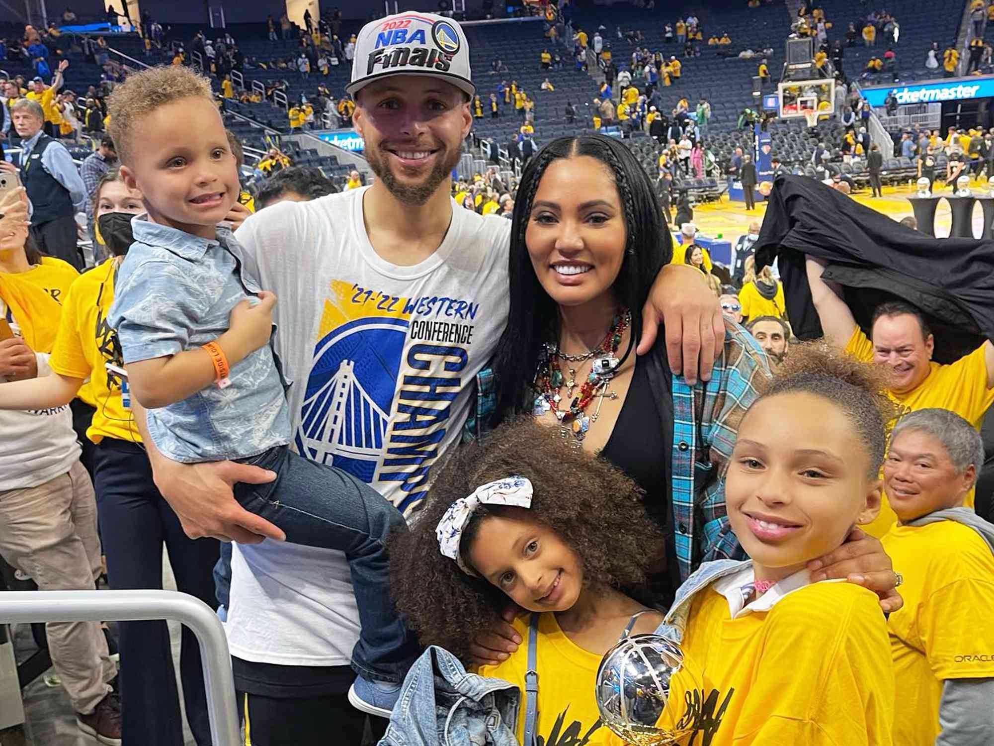 Stephen Curry Doesn T Want To Pressure His Kids Into Sports We Re All   AA1atn5i.img