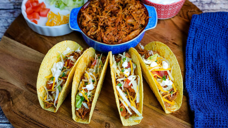 These Chili Chicken Tacos Are An Easy And Inexpensive Dinner To Make