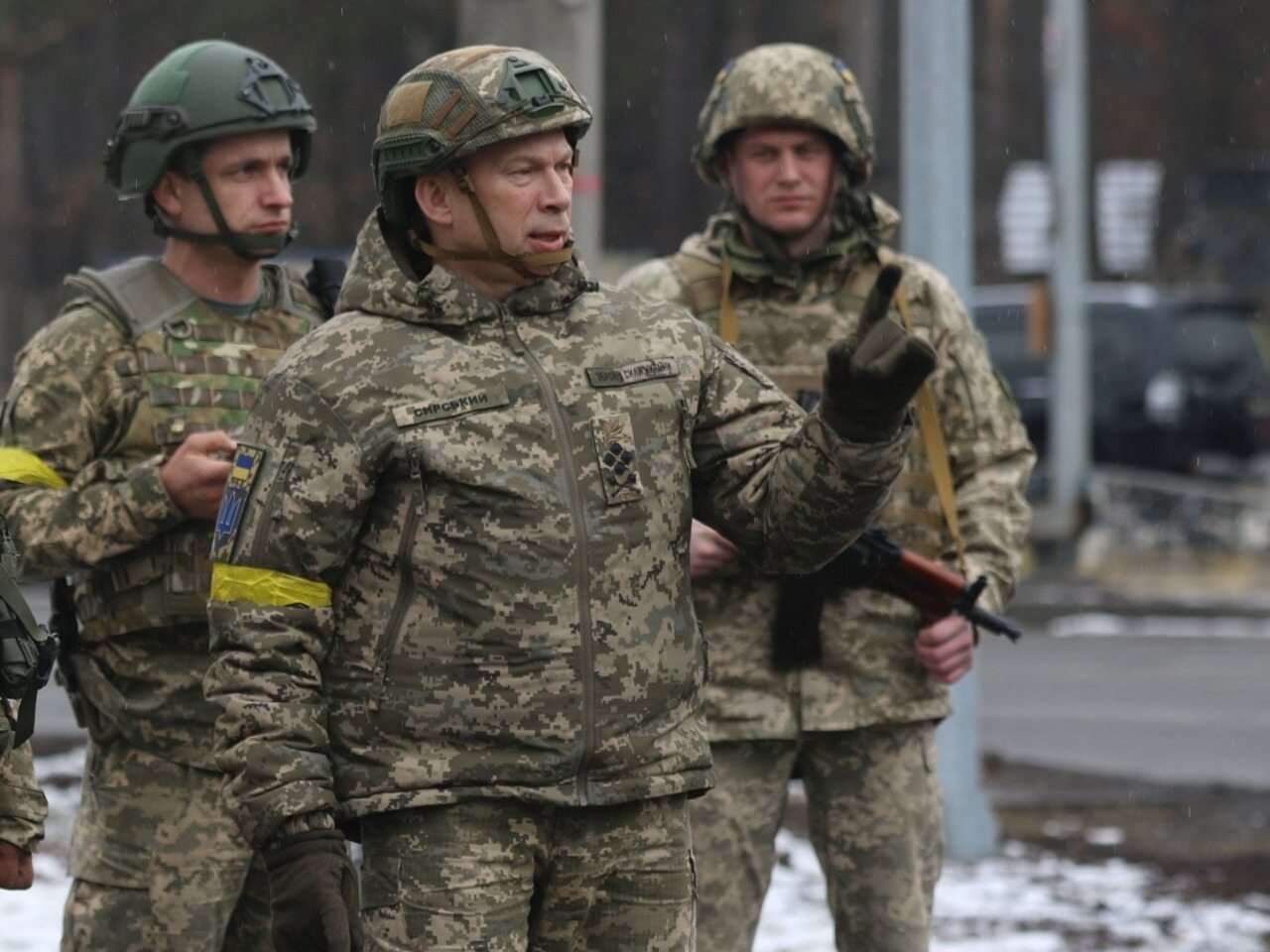 Командование украинской армией. Сырский генерал ВСУ. Генерал-полковник Сырский.