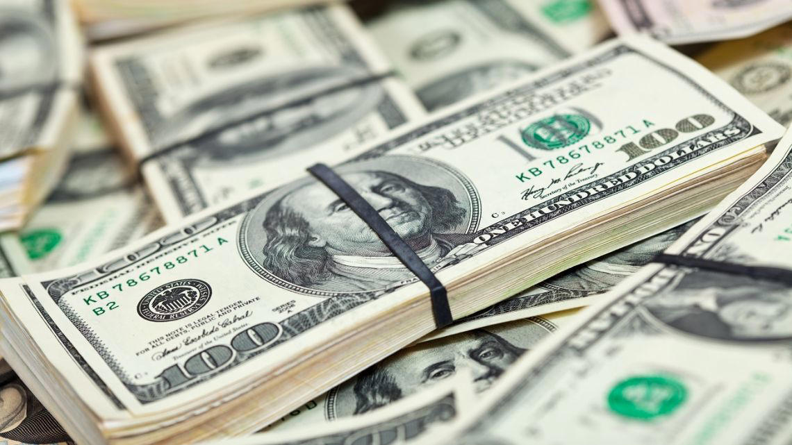 el dólar blue volvió a romper récord históricos en el cierre de este 2 de julio