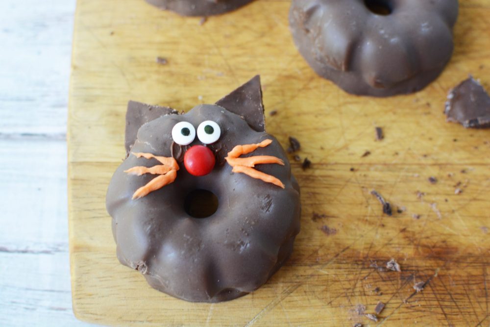 no-bake-halloween-cat-cookies-recipe