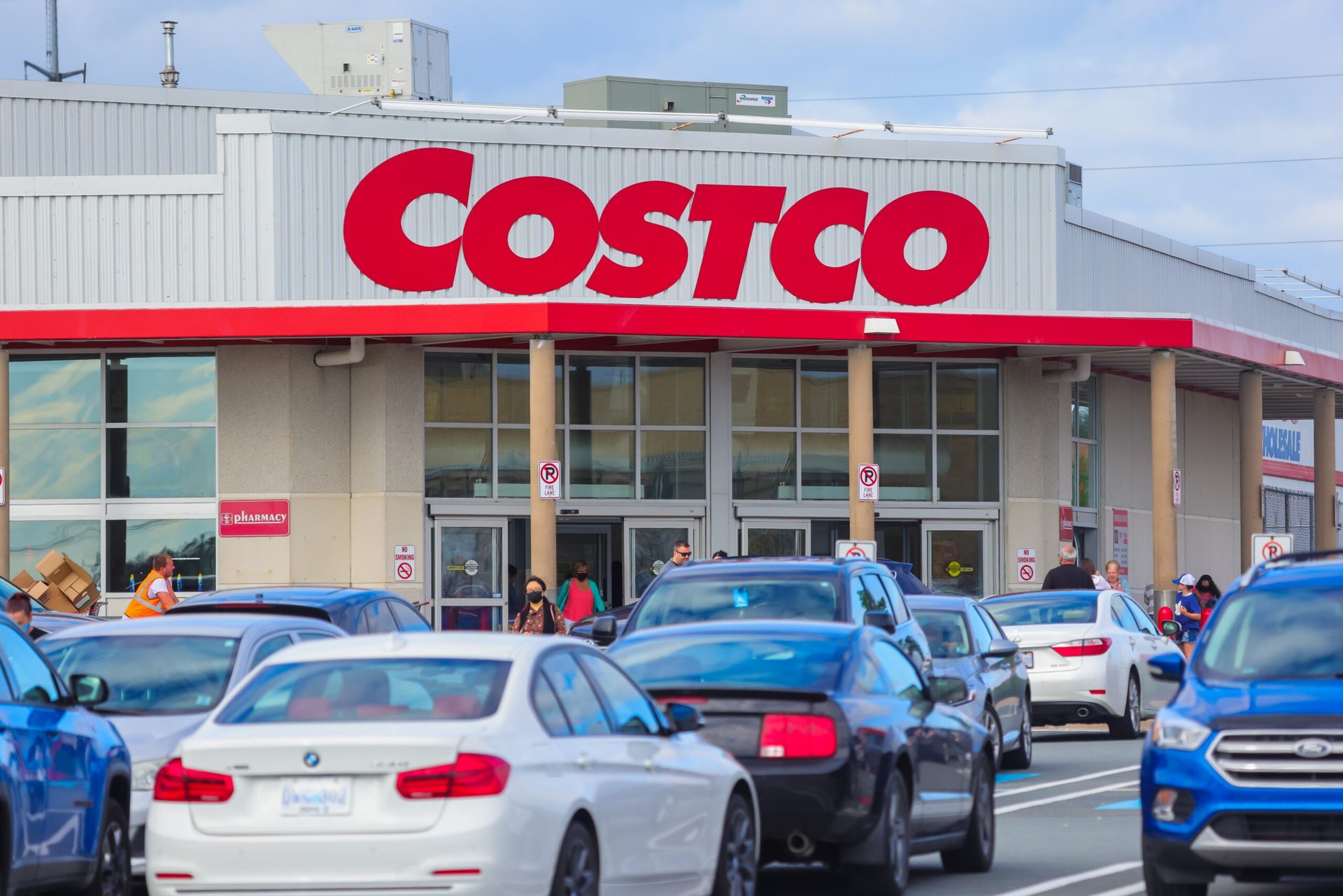 costco is offering $2,500 off evs right now