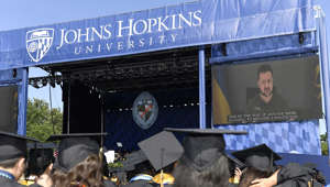 Ukrainian President Zelenskyy surprises Johns Hopkins graduates at commencement ceremony