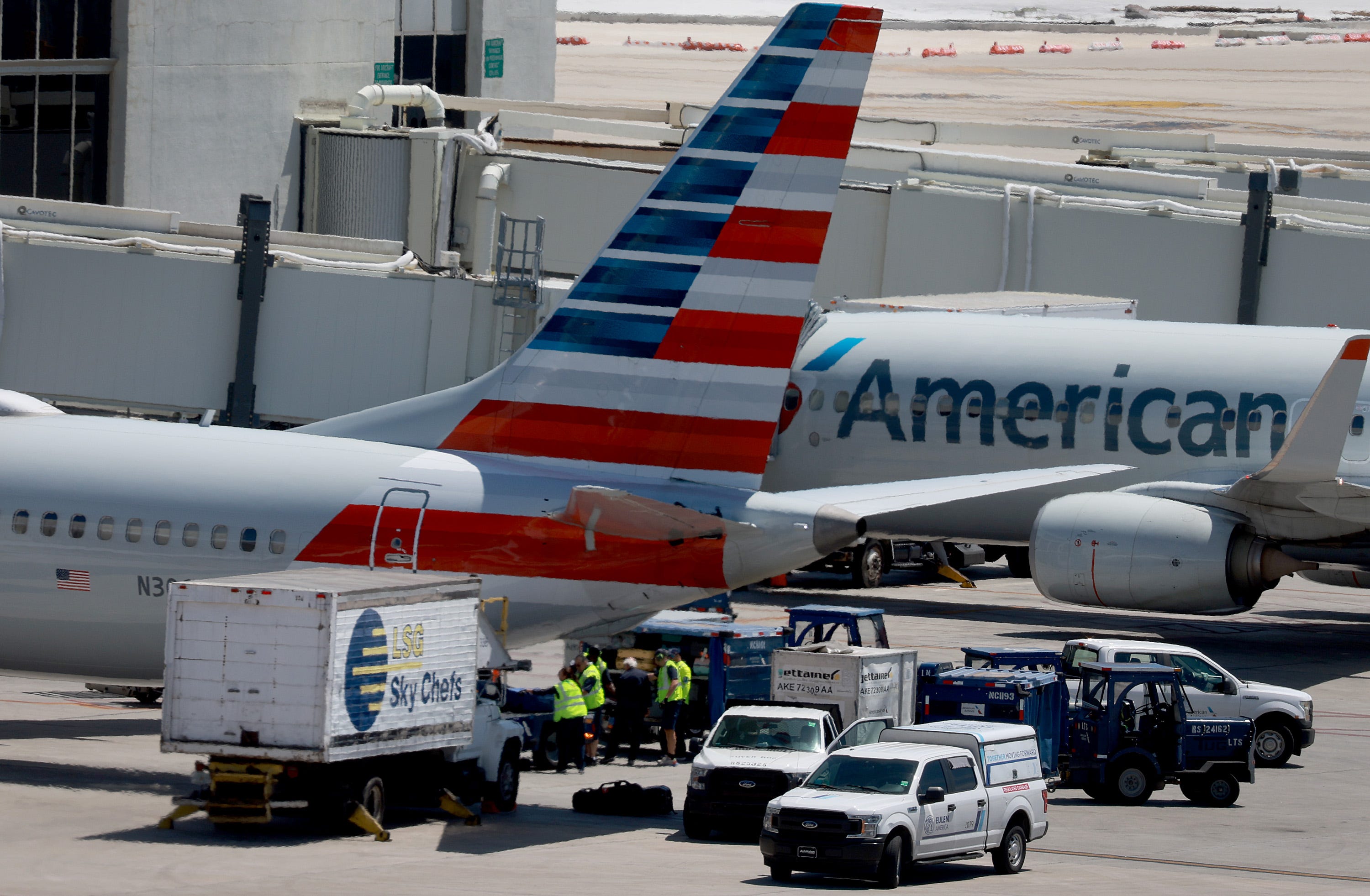 american airlines pilots raise alarm about safety in new union memo