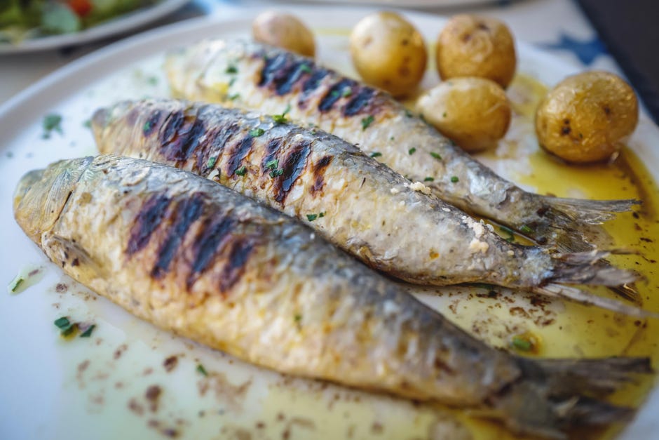 an expert reveals the 8 best fish to grill