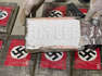 Mit Nazi-Flaggen dekoriert: Peruanische Polizei beschlagnahmt 58 Kilo Kokain