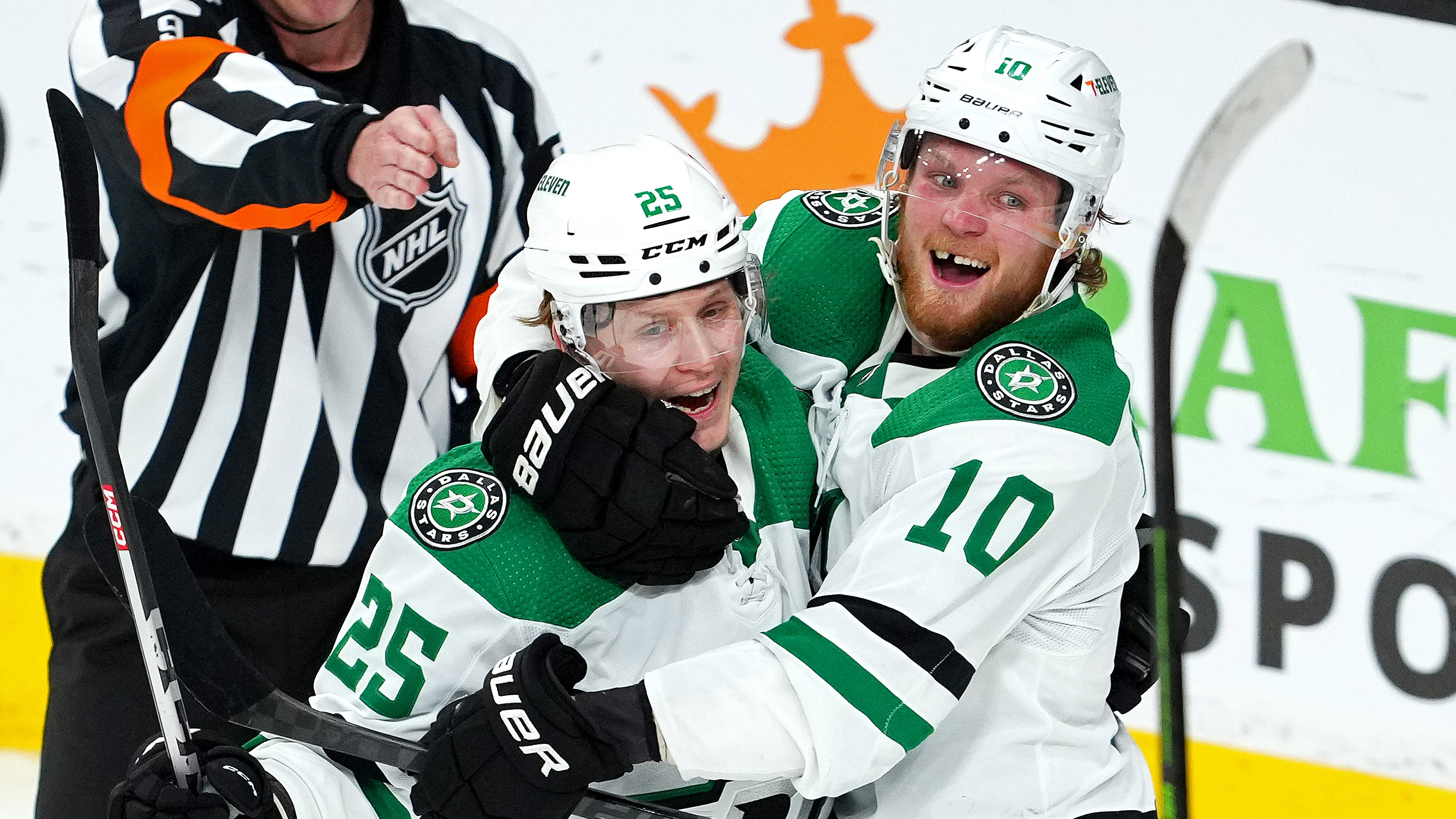 nhl playoffs: stars pull away from golden knights late to force game 6