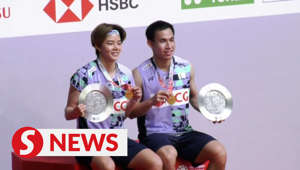 2021 world mixed doubles champions Sapsiree Taerattanachai-Dechapol Puavaranukroh of Thailand have finally nailed their first title in Malaysia after taking part in tournaments in the country as a pair for seven years.They beat China’s world No. 5 pair Huang Dongping-Feng Yanzhe 16-21, 21-13, 21-18 in the Malaysia Masters at Axiata Arena in Kuala Lumpur on Sunday (May 28).WATCH MORE: https://thestartv.com/c/newsSUBSCRIBE: https://cutt.ly/TheStarLIKE: https://fb.com/TheStarOnline