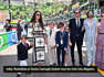 Andrea Casiraghi avec sa femme Tatiana et leurs 3 enfants : le petit Maximilian très chic mais incommodé au GP de Monaco