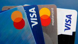 US credit card debt nears $1 trillion