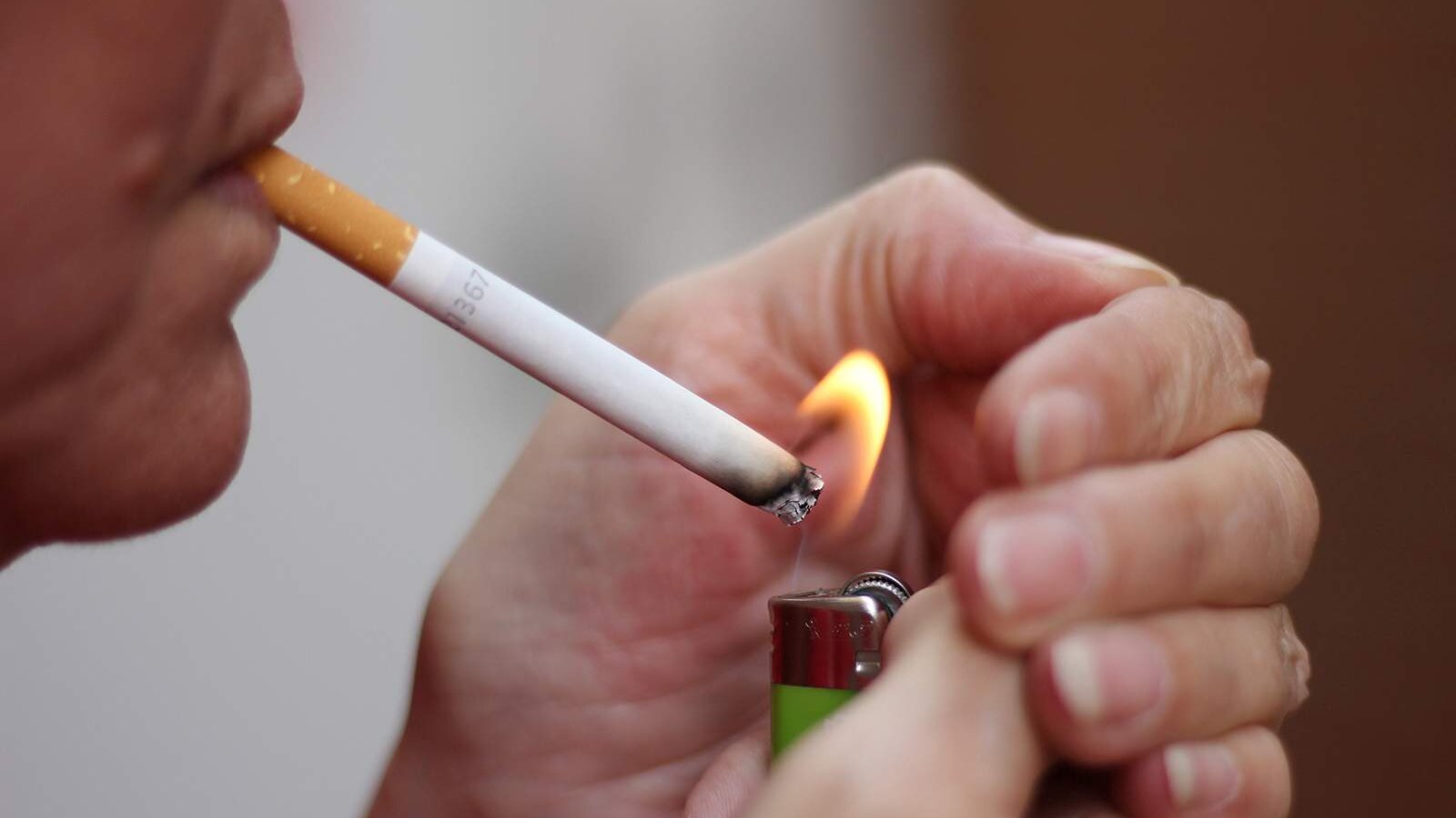 uk house of commons passes bill to ban anyone born after 2009 from buying cigarettes