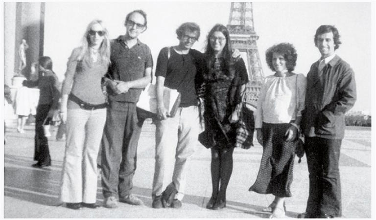 Στα χρόνια της χούντας, στο Παρίσι: Η Ιωάννα Λυμπέρη και ο Θόδωρος Πάγκαλος, ο Βασίλης Βασιλικός και η Μαρία Φαραντούρη και το ζεύγος Σουγιούλ